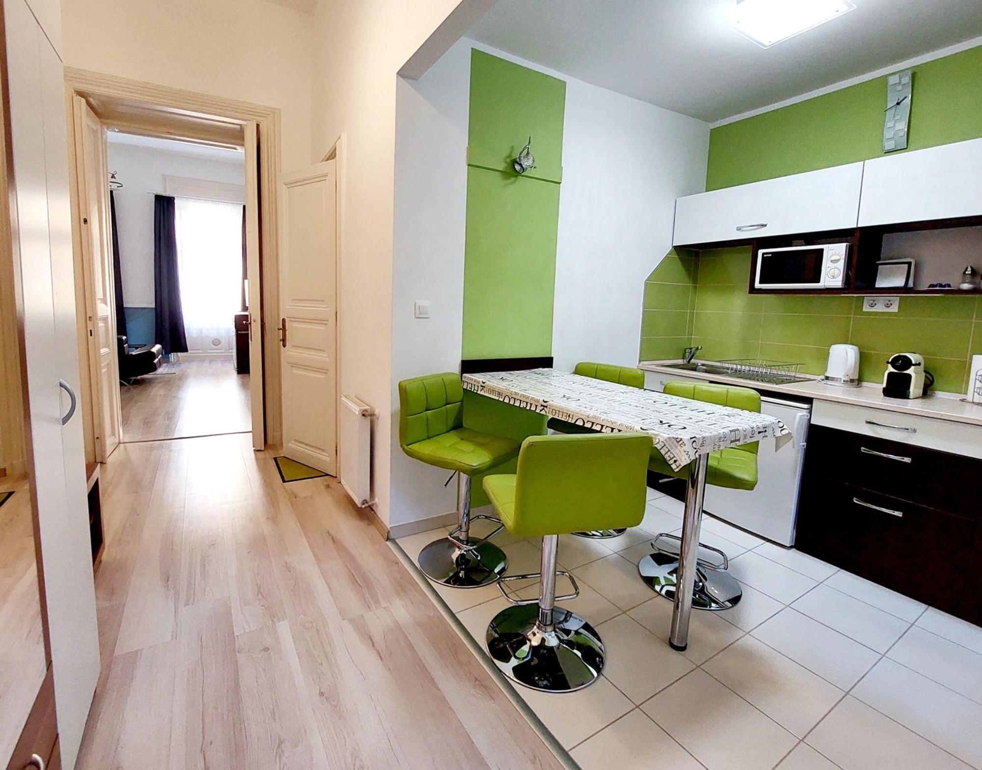 Eoetvoes Apartman Budapest Ngoại thất bức ảnh